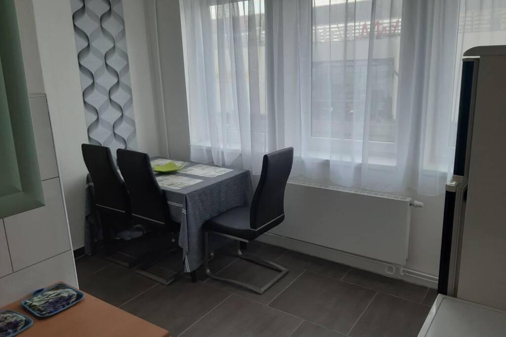 Prague Apartment In Most Near Golf Club, Aqua-Hipo-Autodrom In Most Ngoại thất bức ảnh