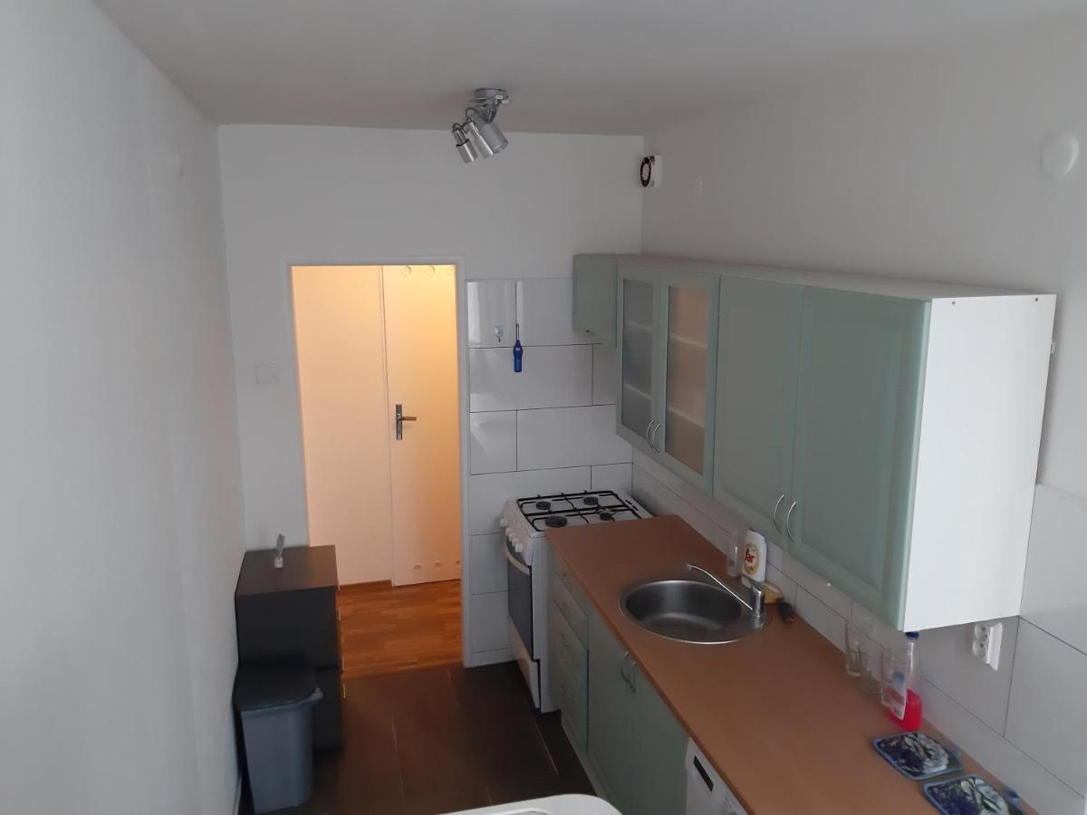 Prague Apartment In Most Near Golf Club, Aqua-Hipo-Autodrom In Most Ngoại thất bức ảnh
