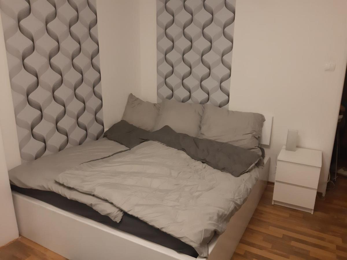 Prague Apartment In Most Near Golf Club, Aqua-Hipo-Autodrom In Most Ngoại thất bức ảnh