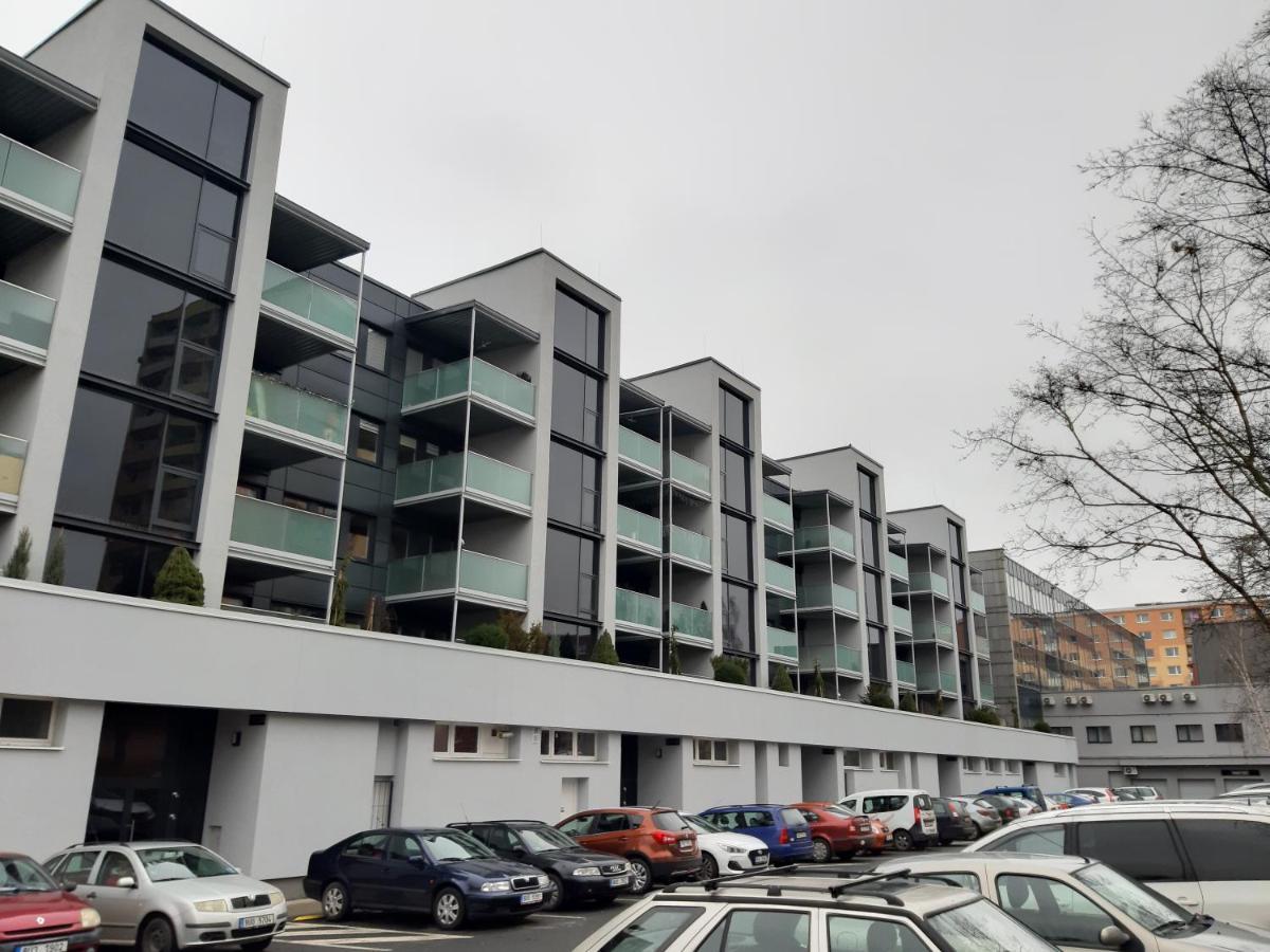Prague Apartment In Most Near Golf Club, Aqua-Hipo-Autodrom In Most Ngoại thất bức ảnh